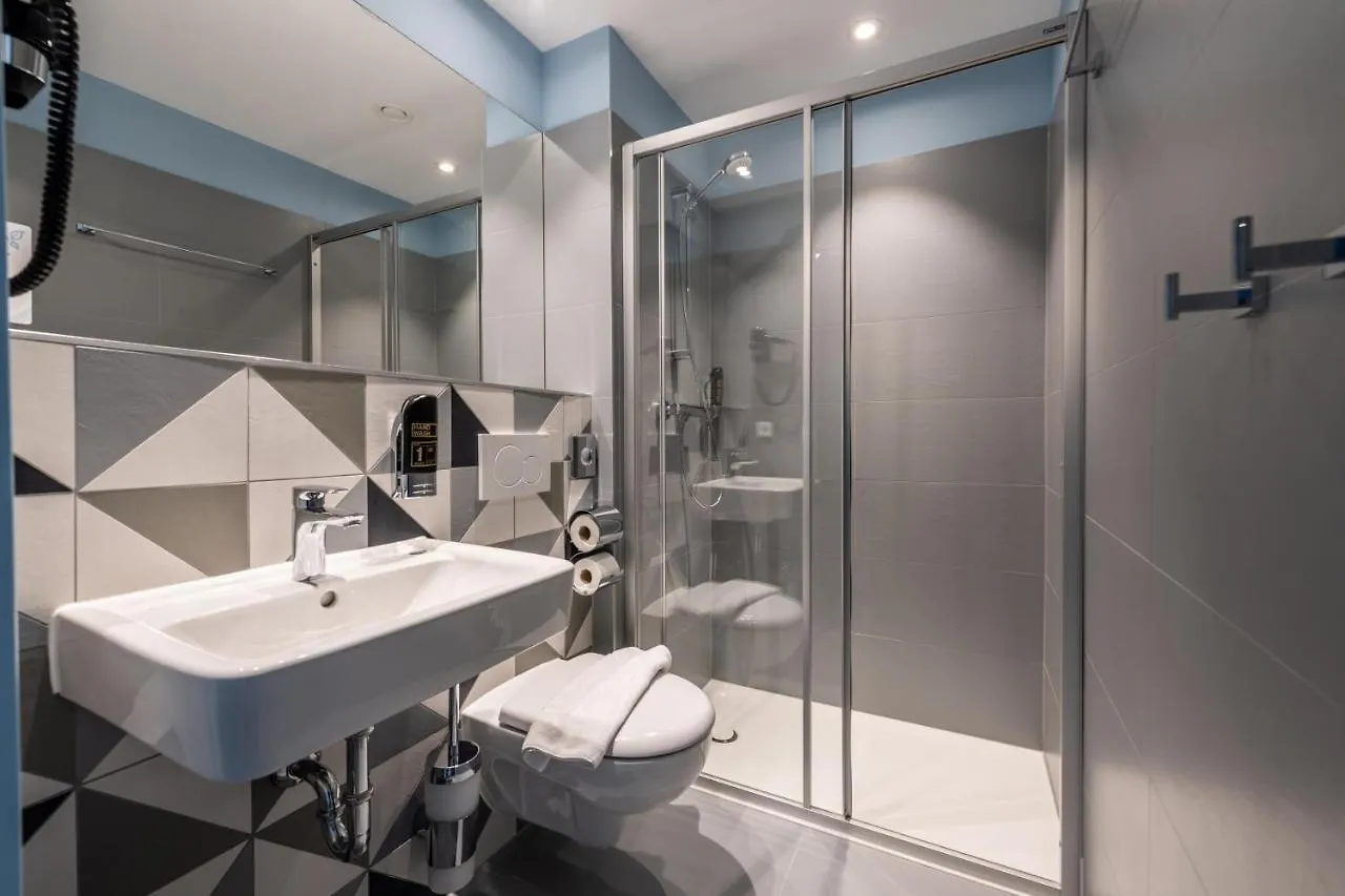 Meininger Hotel Innsbruck Zentrum 3*,  Austria